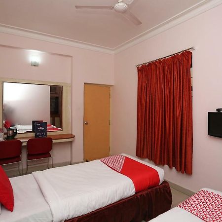 Oyo 1359 Hotel Best Inn Bhuvanesvar Kültér fotó