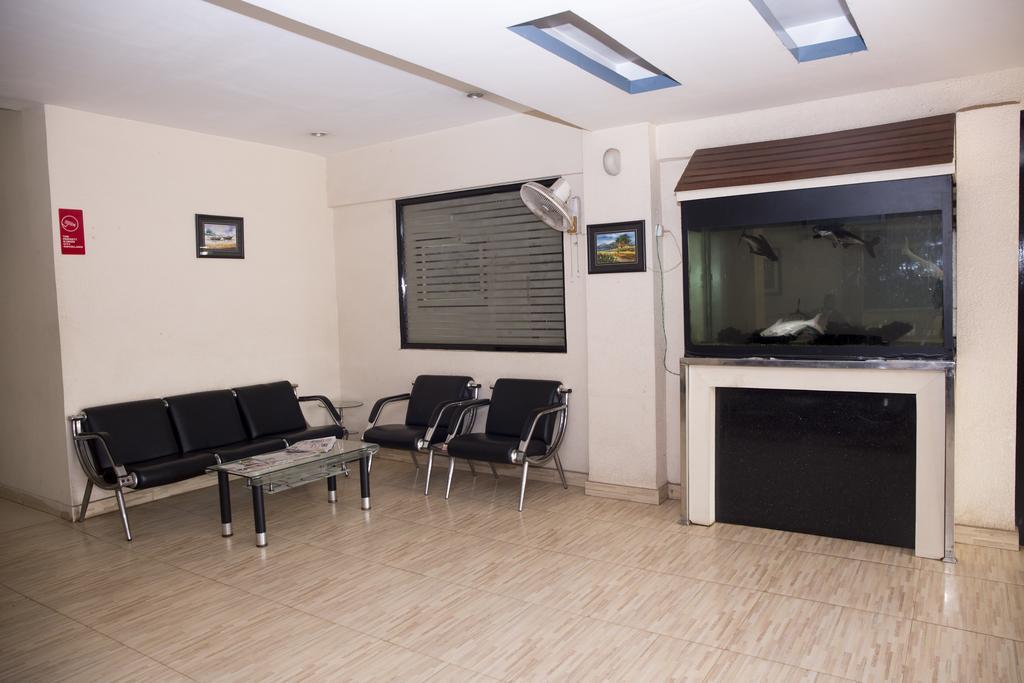 Oyo 1359 Hotel Best Inn Bhuvanesvar Kültér fotó