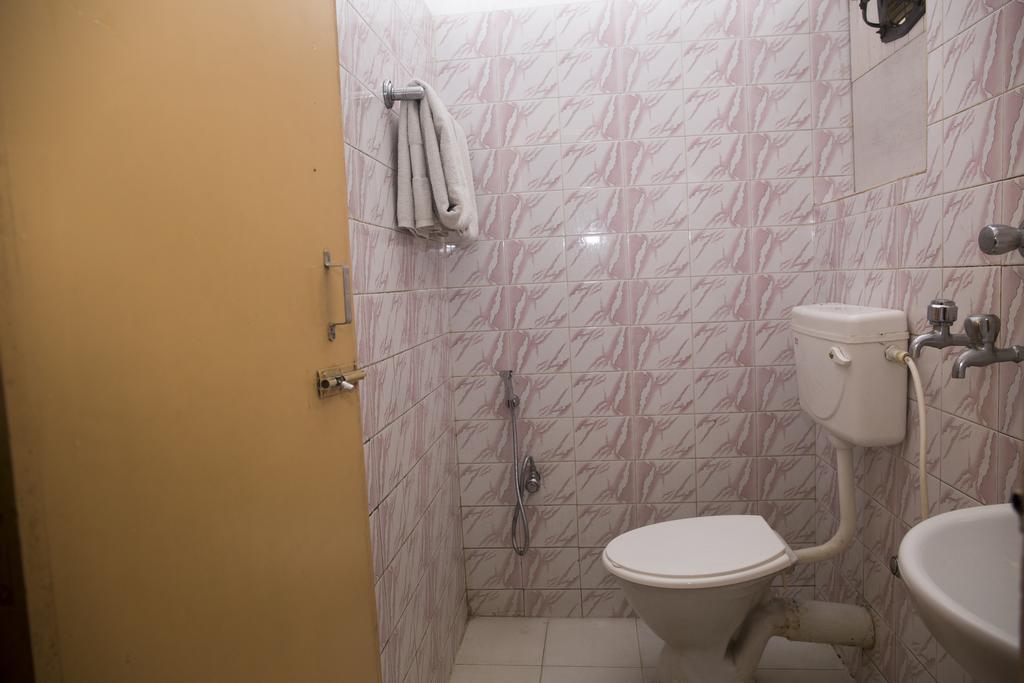 Oyo 1359 Hotel Best Inn Bhuvanesvar Kültér fotó