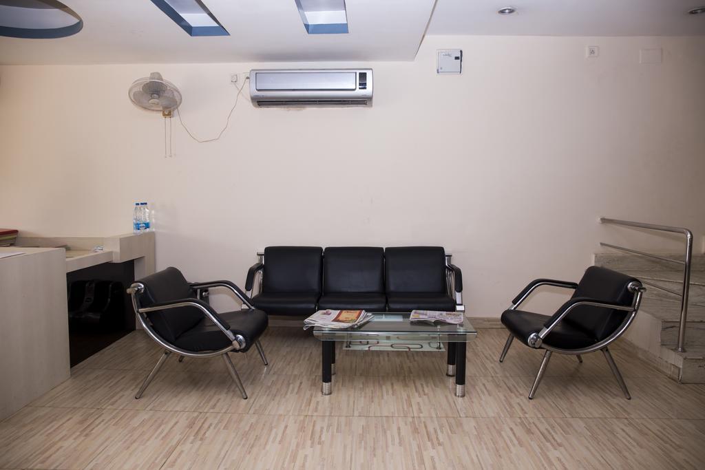 Oyo 1359 Hotel Best Inn Bhuvanesvar Kültér fotó