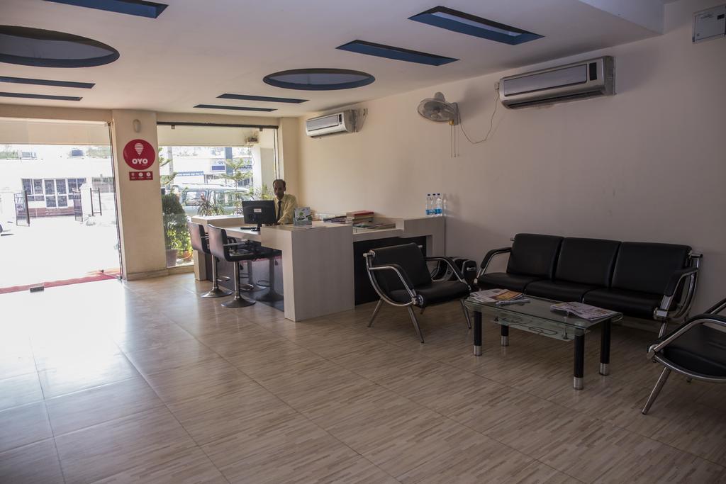 Oyo 1359 Hotel Best Inn Bhuvanesvar Kültér fotó