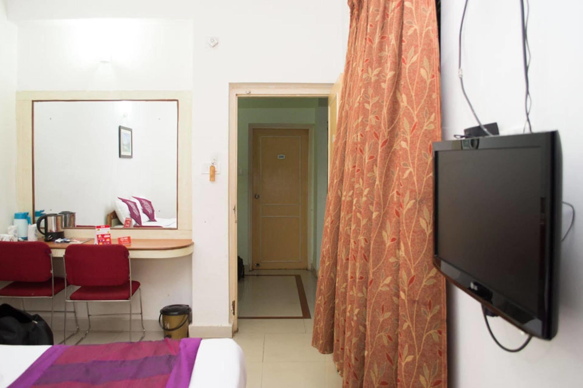 Oyo 1359 Hotel Best Inn Bhuvanesvar Kültér fotó