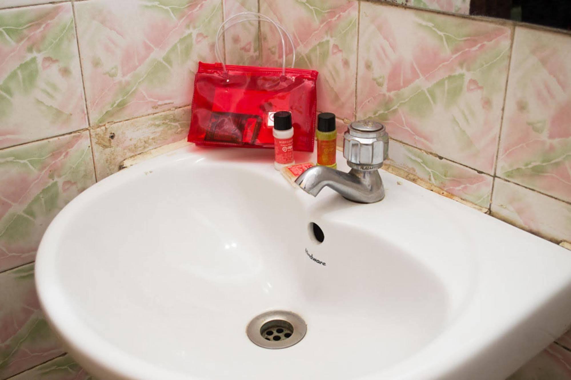 Oyo 1359 Hotel Best Inn Bhuvanesvar Kültér fotó