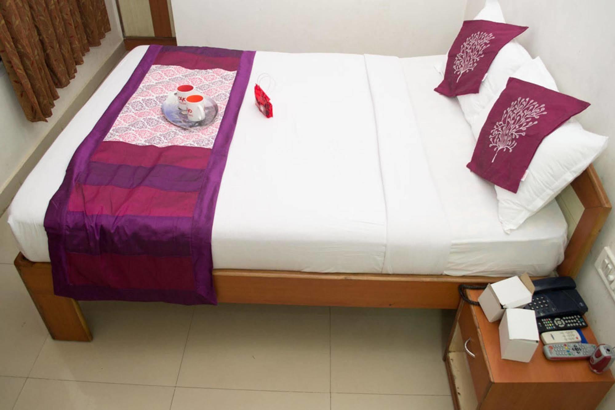 Oyo 1359 Hotel Best Inn Bhuvanesvar Kültér fotó