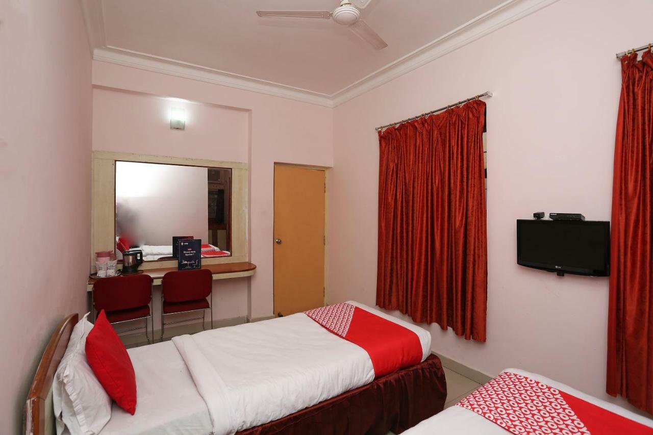 Oyo 1359 Hotel Best Inn Bhuvanesvar Kültér fotó