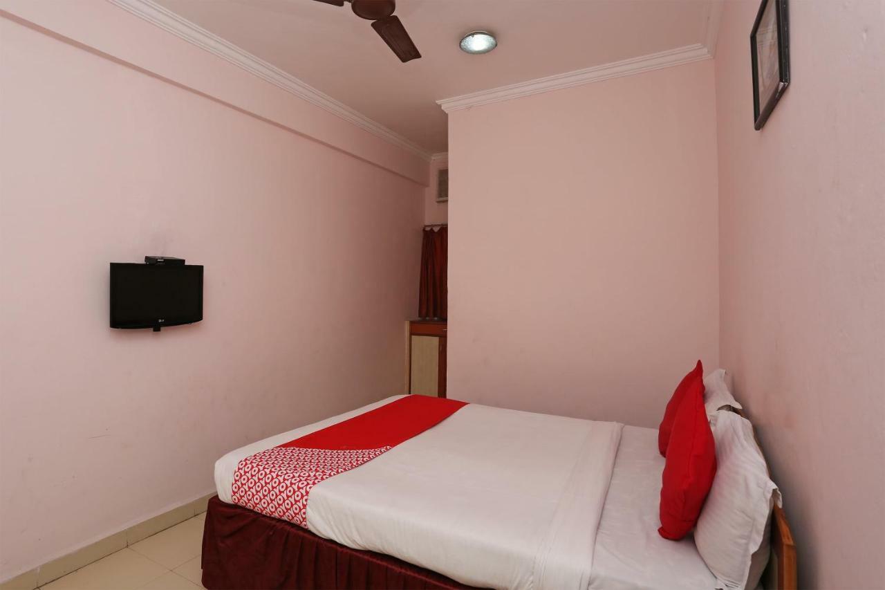 Oyo 1359 Hotel Best Inn Bhuvanesvar Kültér fotó