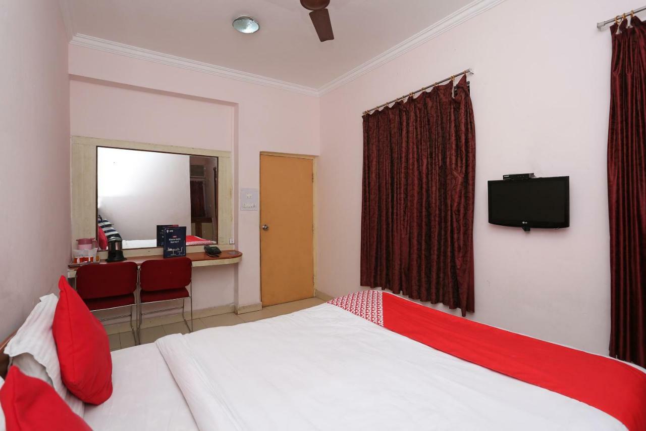 Oyo 1359 Hotel Best Inn Bhuvanesvar Kültér fotó