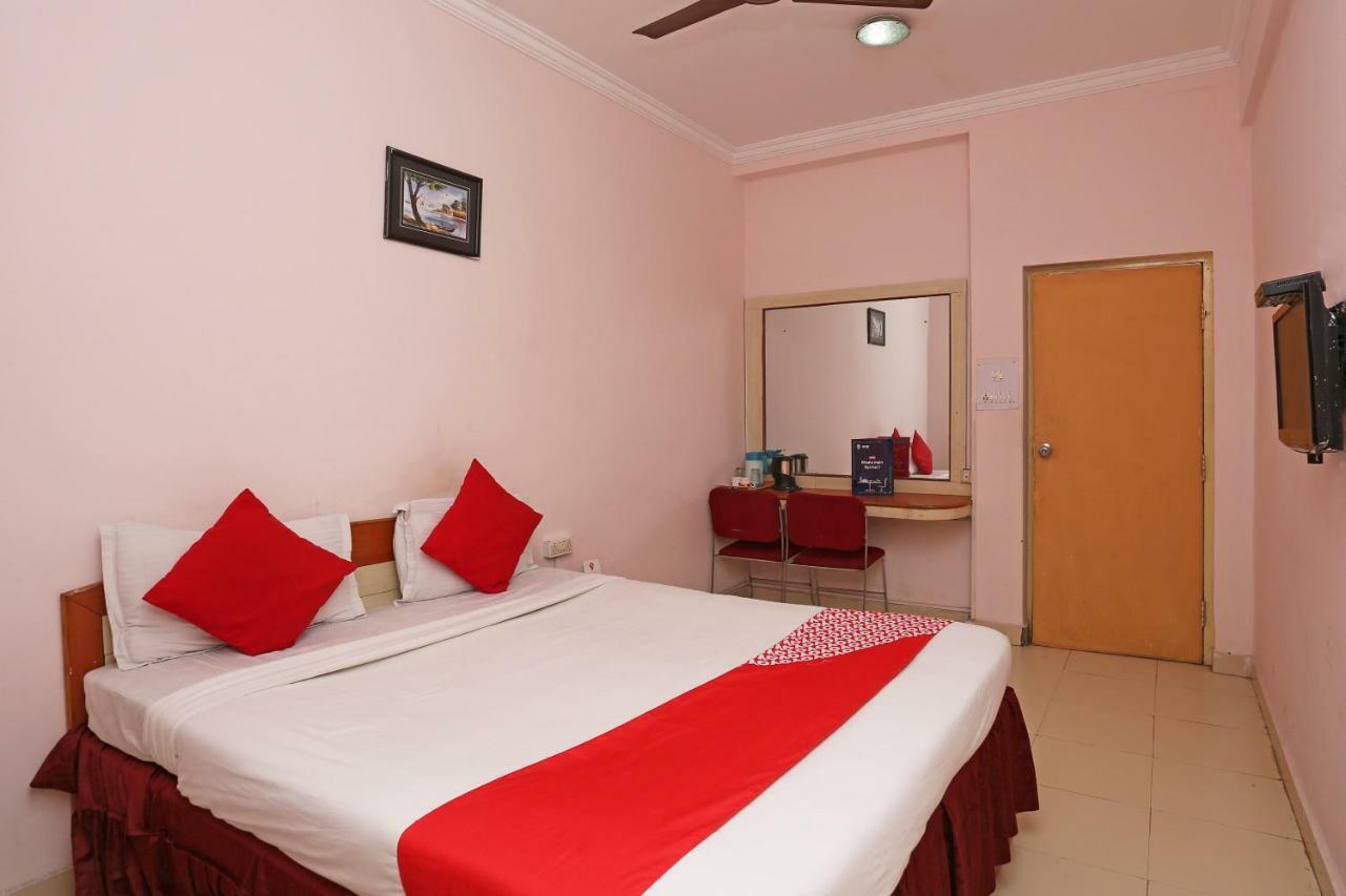 Oyo 1359 Hotel Best Inn Bhuvanesvar Kültér fotó
