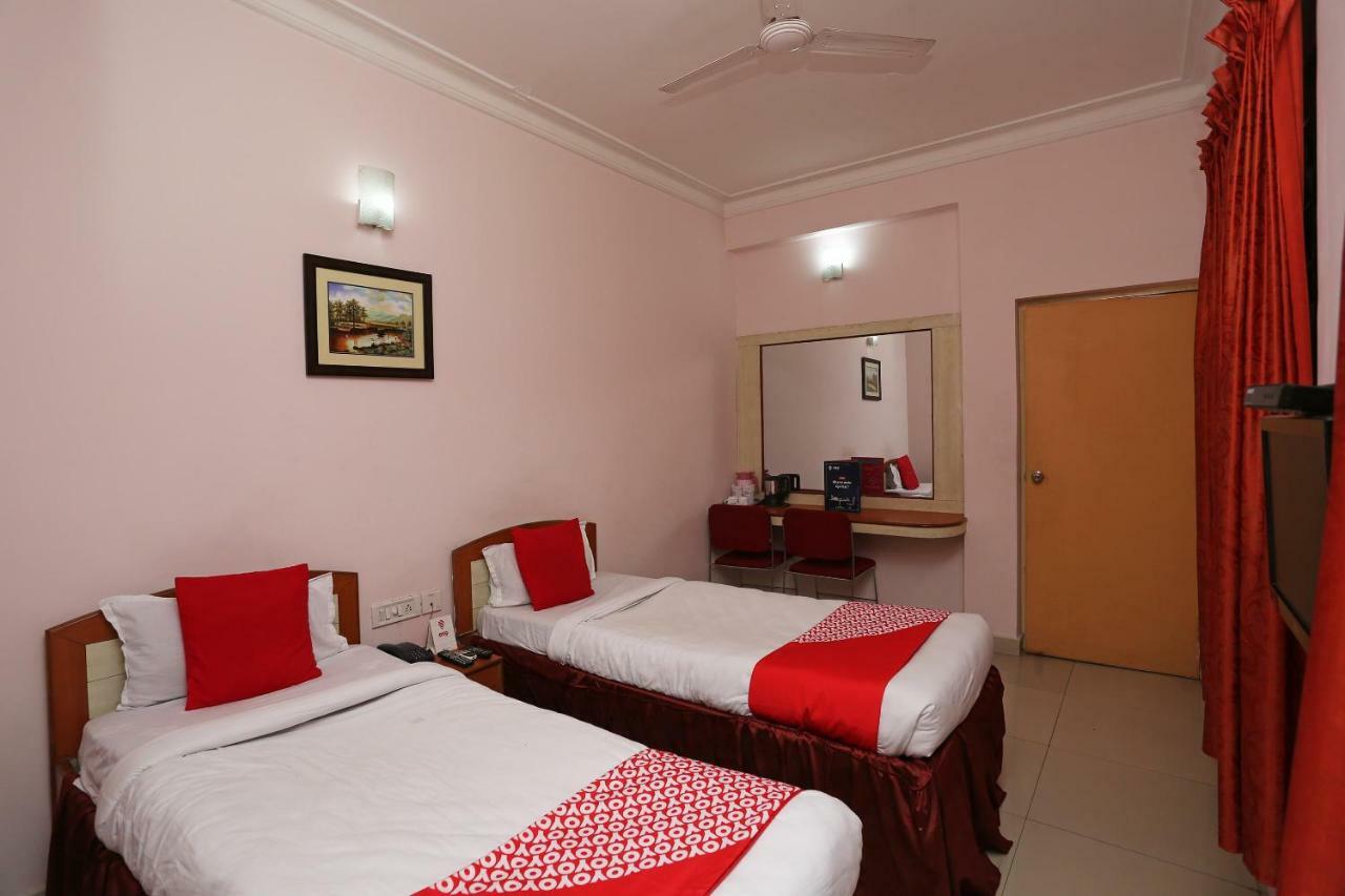 Oyo 1359 Hotel Best Inn Bhuvanesvar Kültér fotó